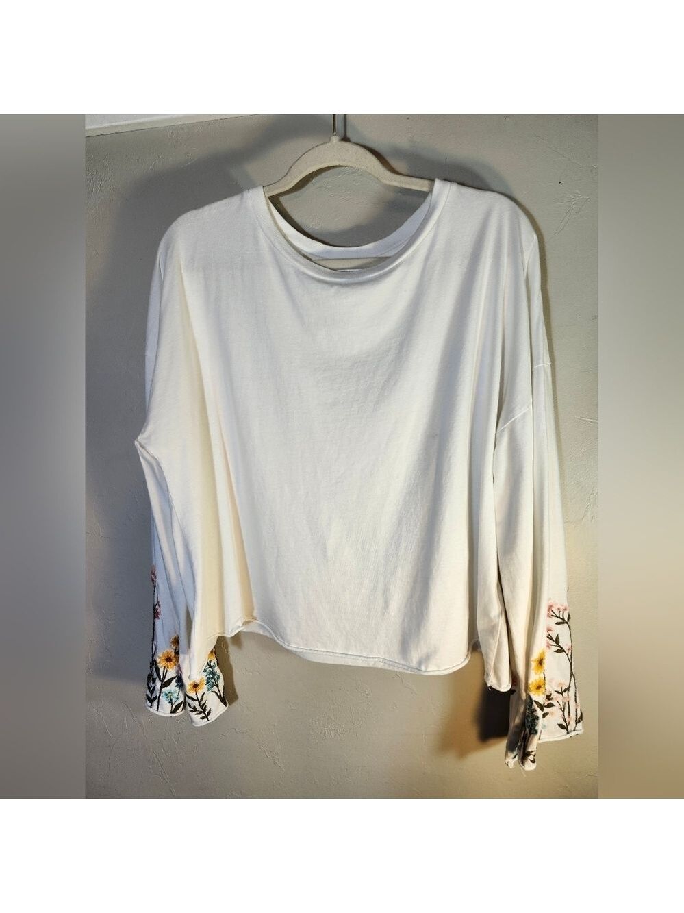 Driftwood Floral Embroidered 100% Cotton White Long Sleeve Top Sz L